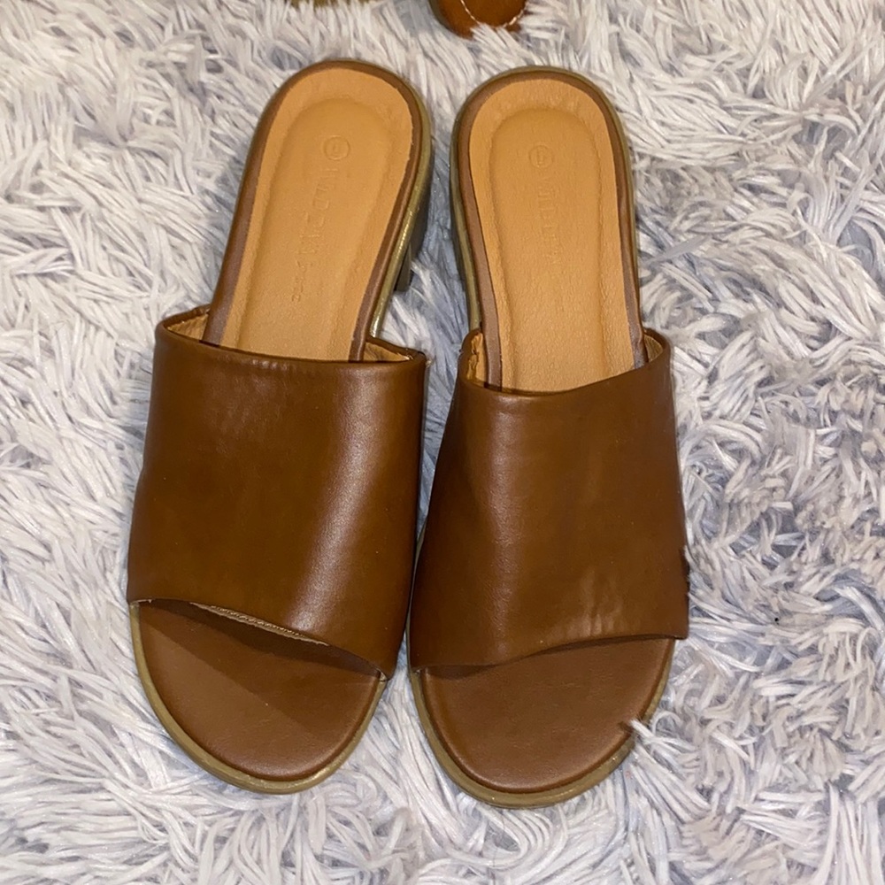 NWOB open toed mule heel faux leather